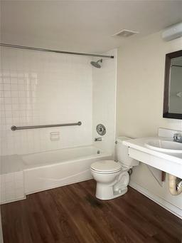 Picture of 2360 SW Archer Road Unit 602, Gainesville, FL 32608