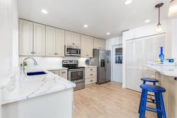 Picture of 604 Foxwood Boulevard, Englewood, FL 34223