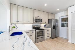 Picture of 604 Foxwood Boulevard, Englewood, FL 34223