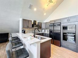 Picture of 2025 Sylvester Road Unit N304, Lakeland, FL 33803