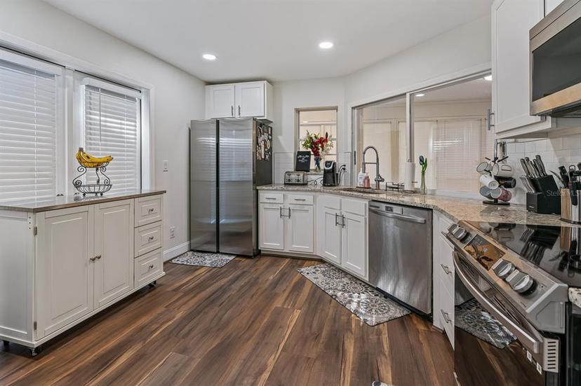 Picture of 764 Captiva Court Ne, St Petersburg FL 33702