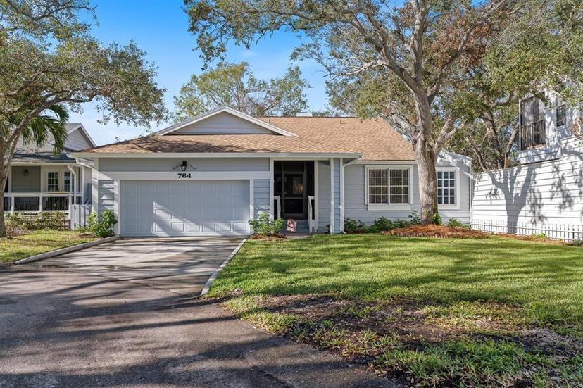 Picture of 764 Captiva Court Ne, St Petersburg FL 33702