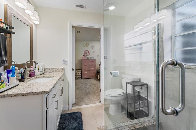 Picture of 764 Captiva Court Ne, St Petersburg FL 33702
