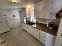 Picture of 808 53Rd Avenue E Unit 9, Bradenton, FL 34203
