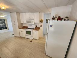 Picture of 808 53Rd Avenue E Unit 9, Bradenton, FL 34203
