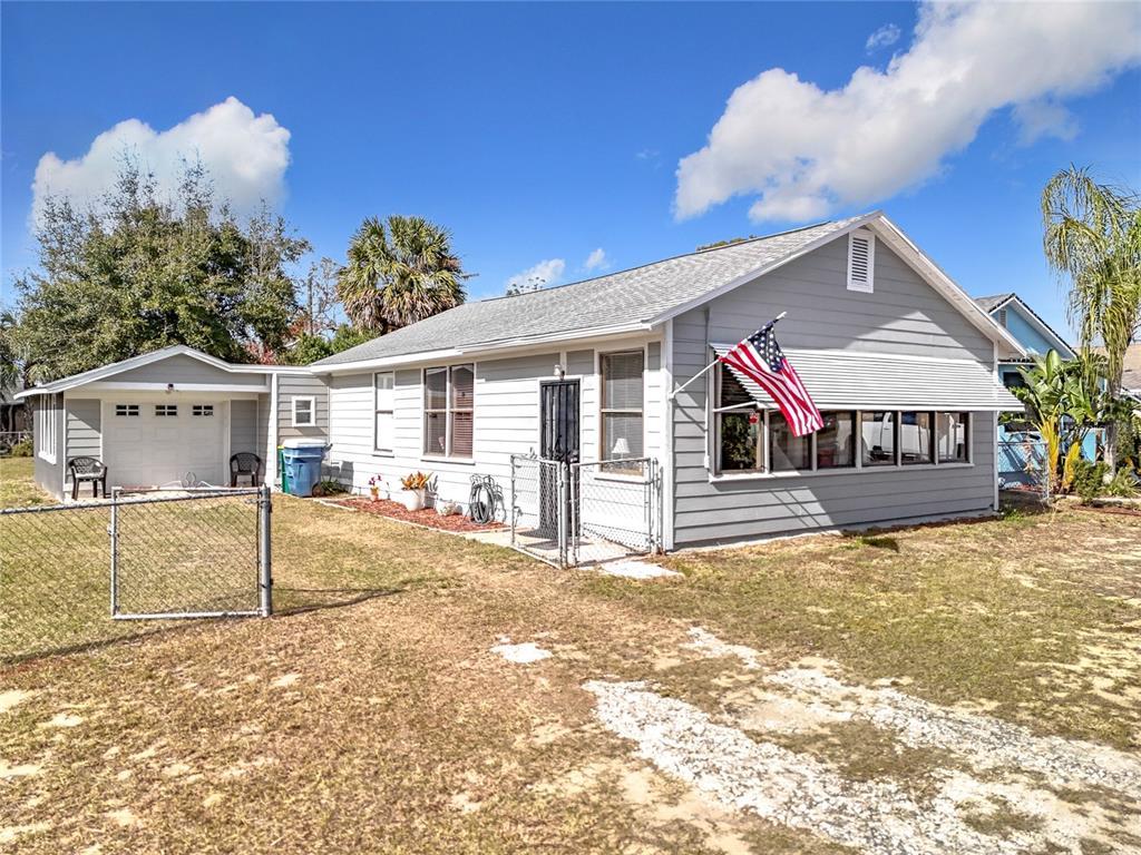 Picture of 1119 Pine Avenue, Tavares, FL 32778