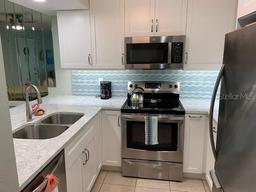 Picture of 634 Bird Bay Drive E Unit 103, Venice, FL 34285