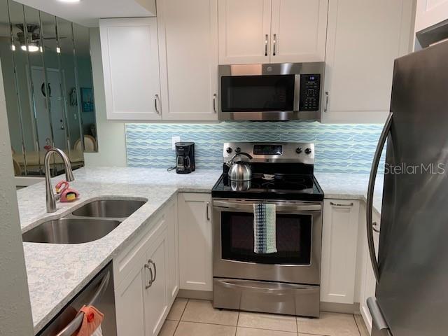 Picture of 634 Bird Bay Drive E Unit 103, Venice FL 34285