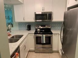 Picture of 634 Bird Bay Drive E Unit 103, Venice, FL 34285