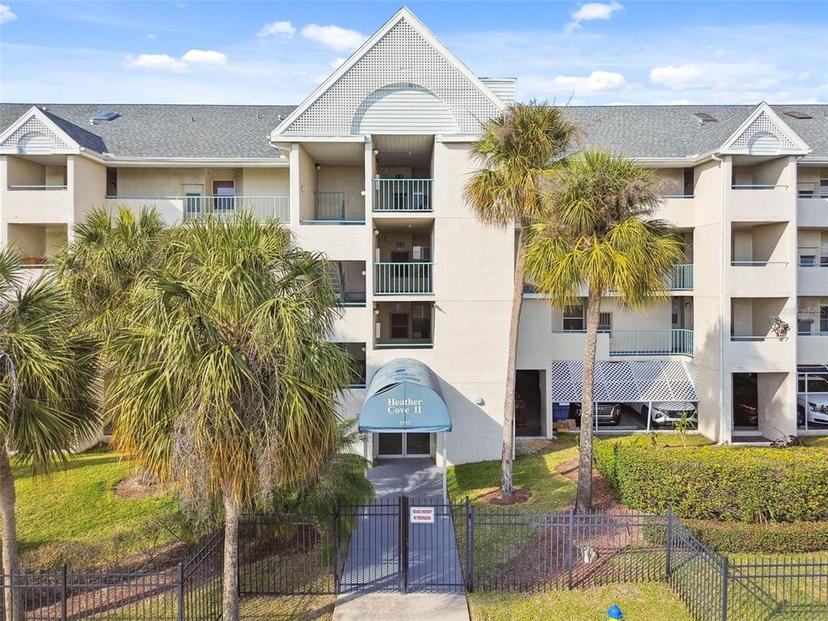 Picture of 5557 Sea Forest Drive Unit 117, New Port Richey FL 34652