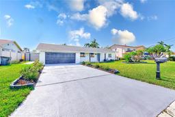 Picture of 8722 Elmwood Lane, Tampa, FL 33615