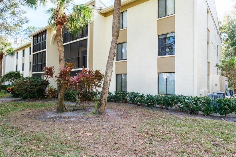 Picture of 1398 Shady Pine Way Unit E3, Tarpon Springs FL 34688