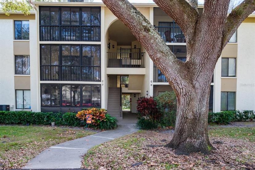 Picture of 1398 Shady Pine Way Unit E3, Tarpon Springs FL 34688