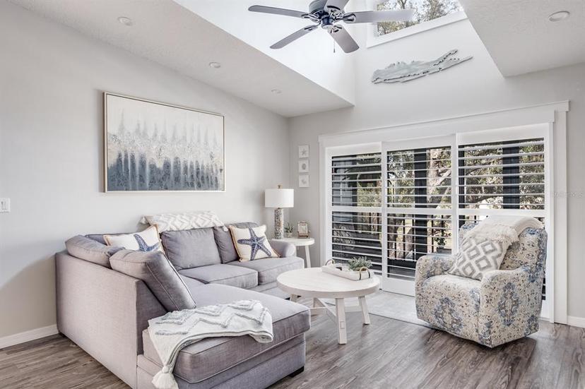 Picture of 1398 Shady Pine Way Unit E3, Tarpon Springs FL 34688