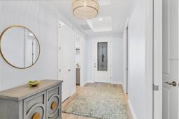 Picture of 503 N Tamiami Trail Unit 301, Venice, FL 34285