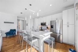 Picture of 644 3Rd Avenue S Unit 305, St Petersburg, FL 33701