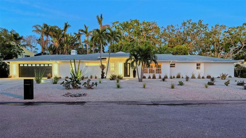 Picture of 2133 Oriole Drive, Sarasota FL 34239