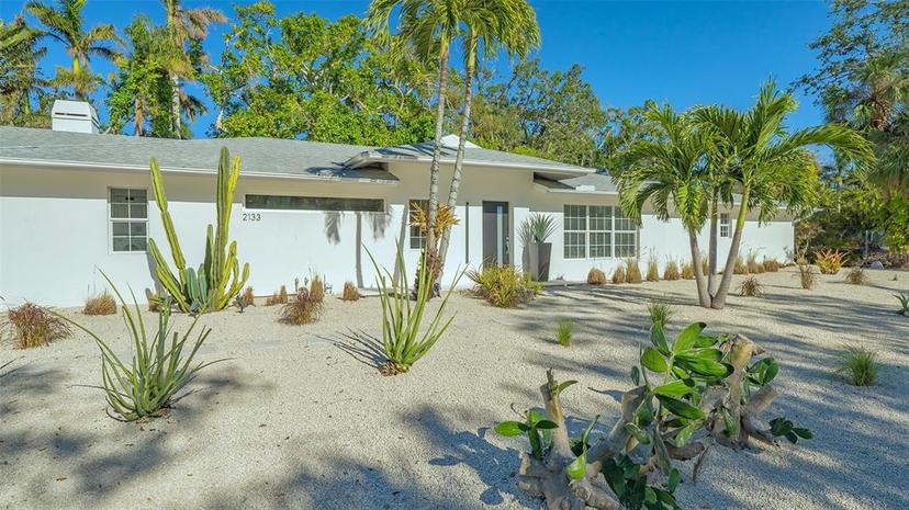 Picture of 2133 Oriole Drive, Sarasota FL 34239