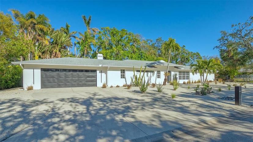 Picture of 2133 Oriole Drive, Sarasota FL 34239