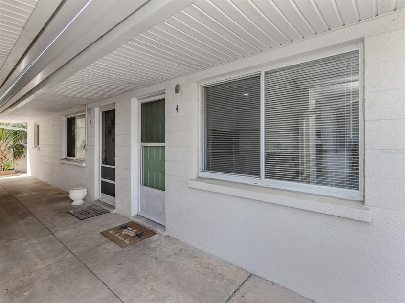 Picture of 525 Manatee Court Unit 4, Venice FL 34285