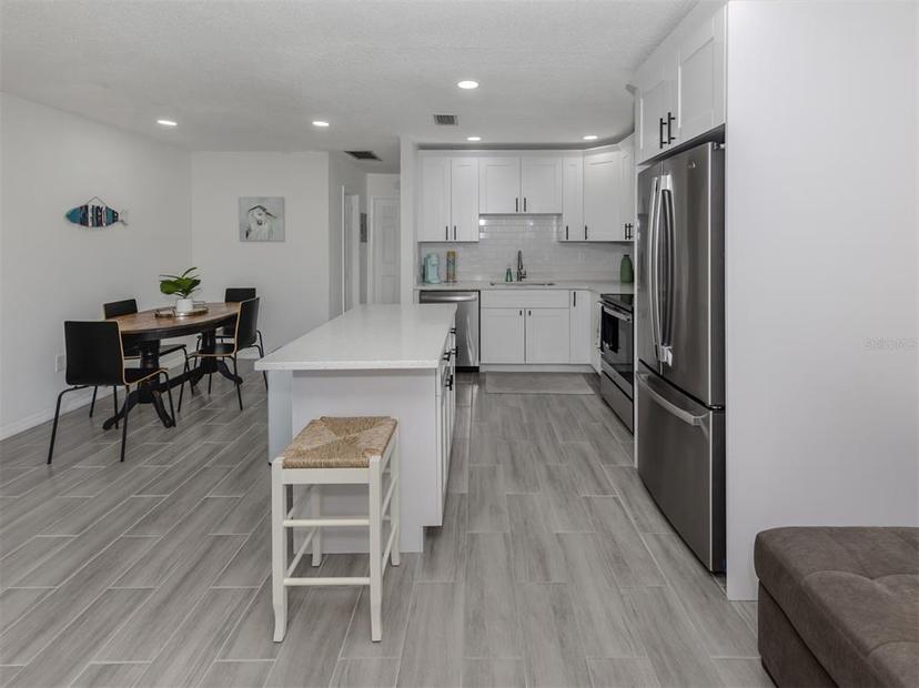 Picture of 525 Manatee Court Unit 4, Venice FL 34285