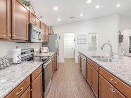 Picture of 6081 Ballast Drive, Wimauma, FL 33598