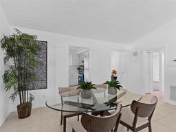Picture of 1934 Abbington Street Unit 37, Apopka, FL 32712
