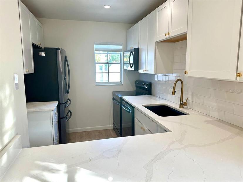 Picture of 4511 S Oak Drive Unit R12, Tampa FL 33611
