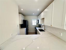 Picture of 4511 S Oak Drive Unit R12, Tampa, FL 33611