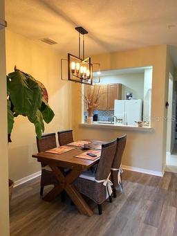 Picture of 3453 Parkridge Circle Unit 18-101, Sarasota, FL 34243