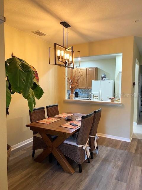 Picture of 3453 Parkridge Circle Unit 18-101, Sarasota FL 34243