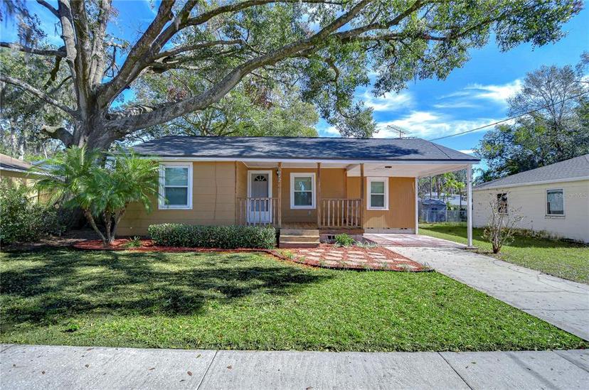Picture of 5042 8Th Street, Zephyrhills FL 33542