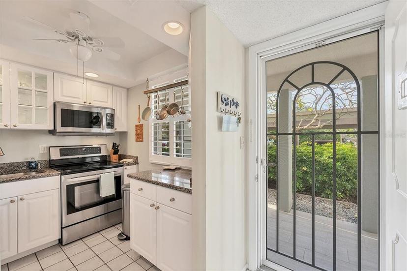 Picture of 4350 Chatham Drive Unit E106, Longboat Key FL 34228