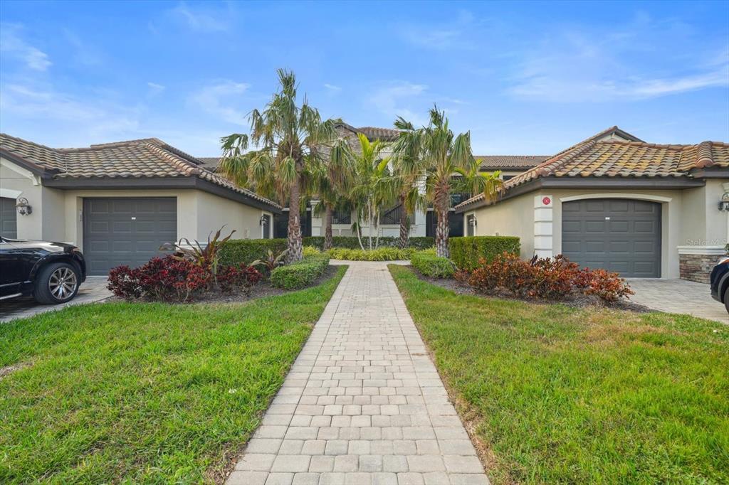 Picture of 5527 Palmer Circle Unit 205, Bradenton, FL 34211