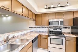 Picture of 1999 Kings Highway Unit 16B, Punta Gorda, FL 33980