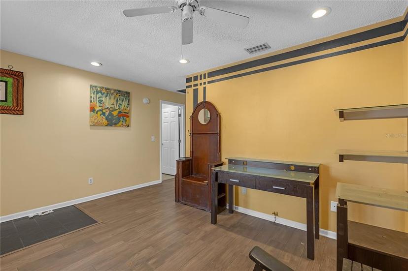 Picture of 16211 Rambling Vine Drive W, Tampa FL 33624