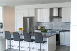 Picture of 111 S Pineapple Avenue Unit 607, Sarasota, FL 34236