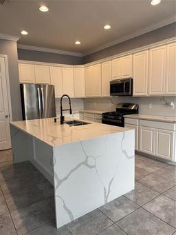 Picture of 984 Maypole Drive, Apopka, FL 32703