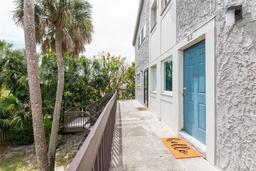 Picture of 6325 Newtown Circle Unit 25B2, Tampa, FL 33615