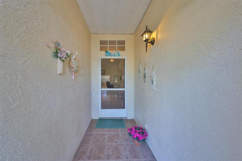 Picture of 1006 Mcdaniel Street Unit 21, Sun City Center FL 33573
