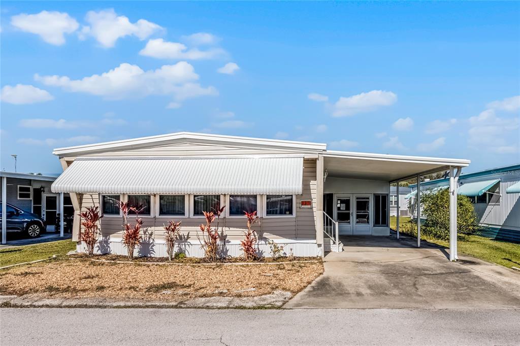 Picture of 521 Lakeside Ranch Way, Winter Haven, FL 33881