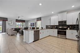 Picture of 641 Pebble Beach Drive, Davenport, FL 33896