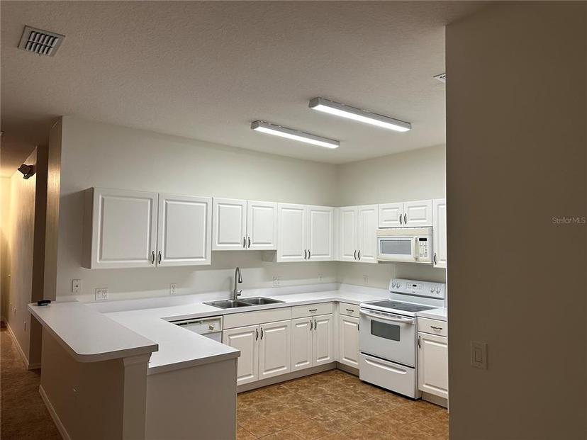 Picture of 3133 Sun Lake Court Unit B, Kissimmee FL 34747