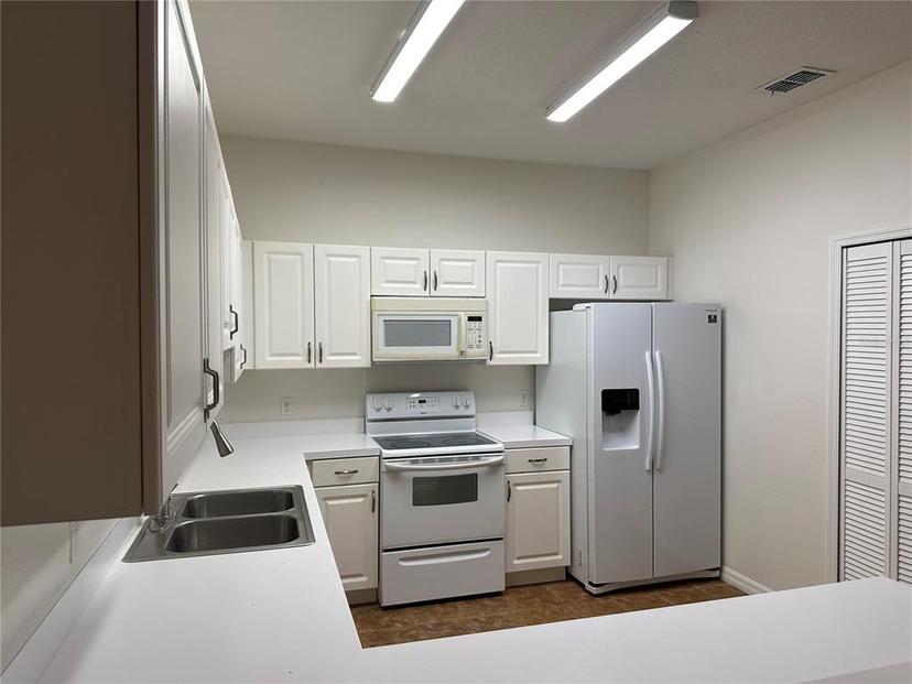 Picture of 3133 Sun Lake Court Unit B, Kissimmee FL 34747