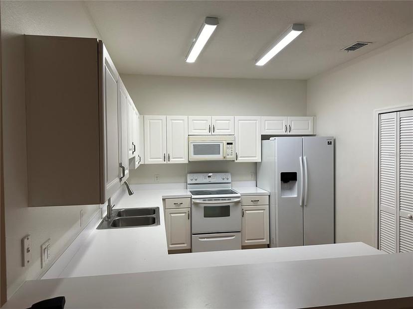 Picture of 3133 Sun Lake Court Unit B, Kissimmee FL 34747