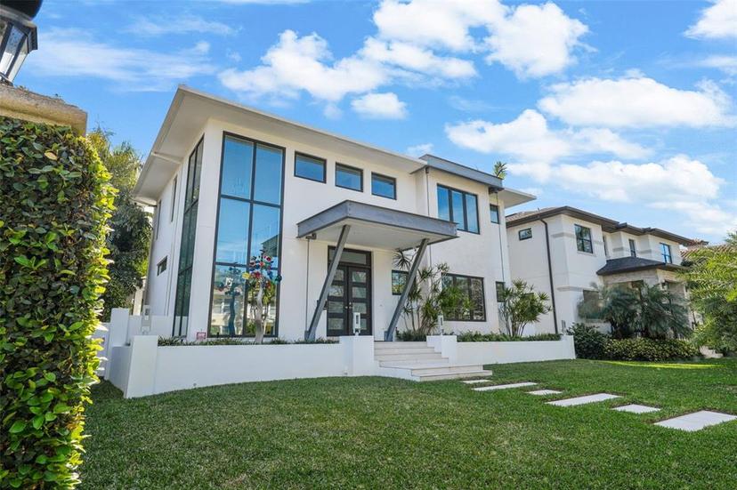 Picture of 720 16Th Avenue Ne, St Petersburg FL 33704