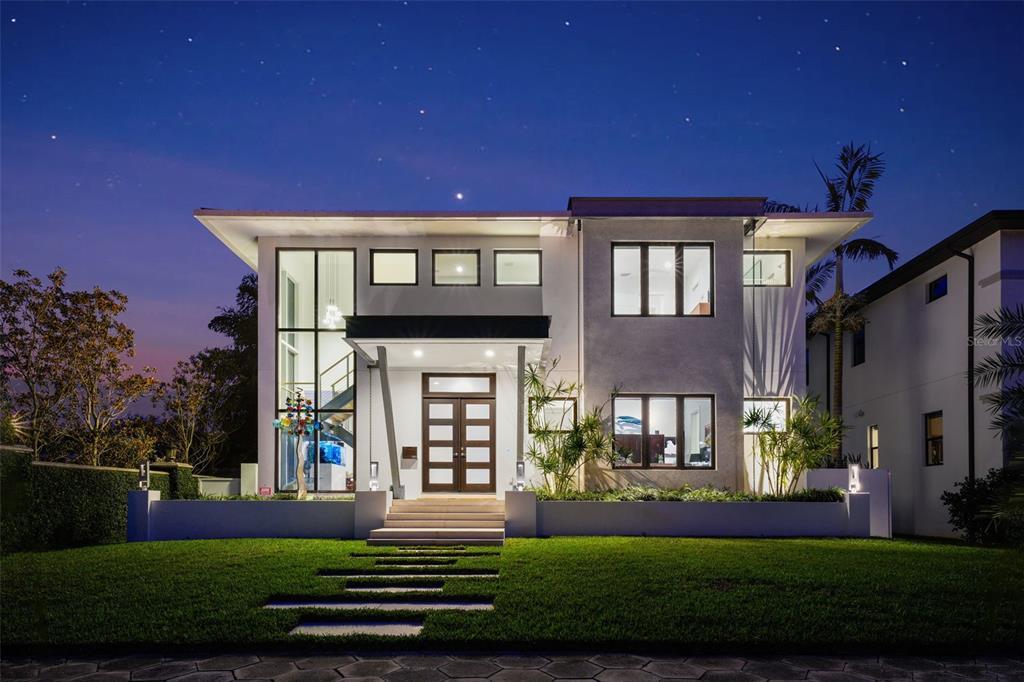 Picture of 720 16Th Avenue Ne, St Petersburg, FL 33704