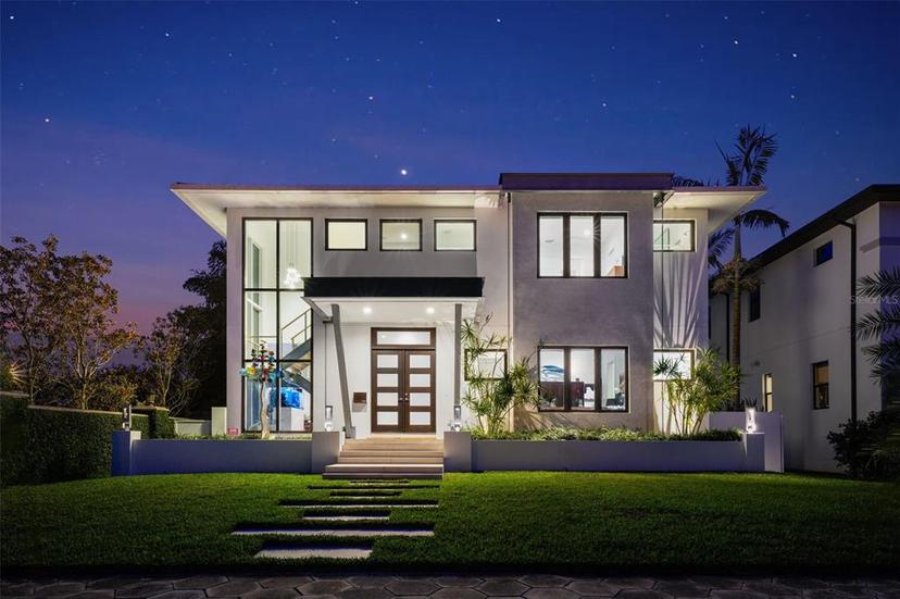 Picture of 720 16Th Avenue Ne, St Petersburg FL 33704