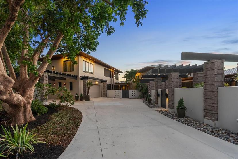 Picture of 1804 N Lake Shore Drive, Sarasota FL 34231