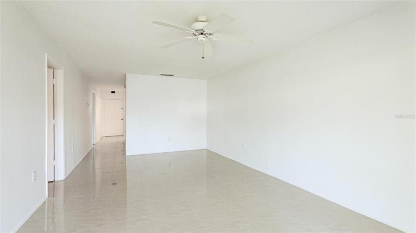 Picture of 2782 Woodgate Lane Unit 18, Sarasota FL 34231